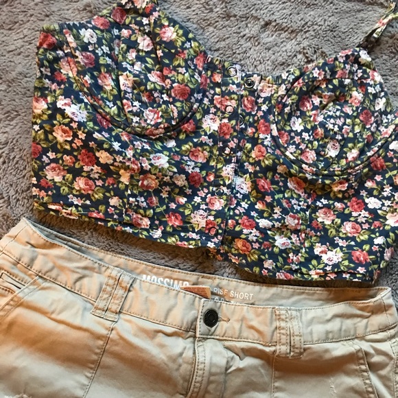 Floral button up crop top - Picture 6 of 7